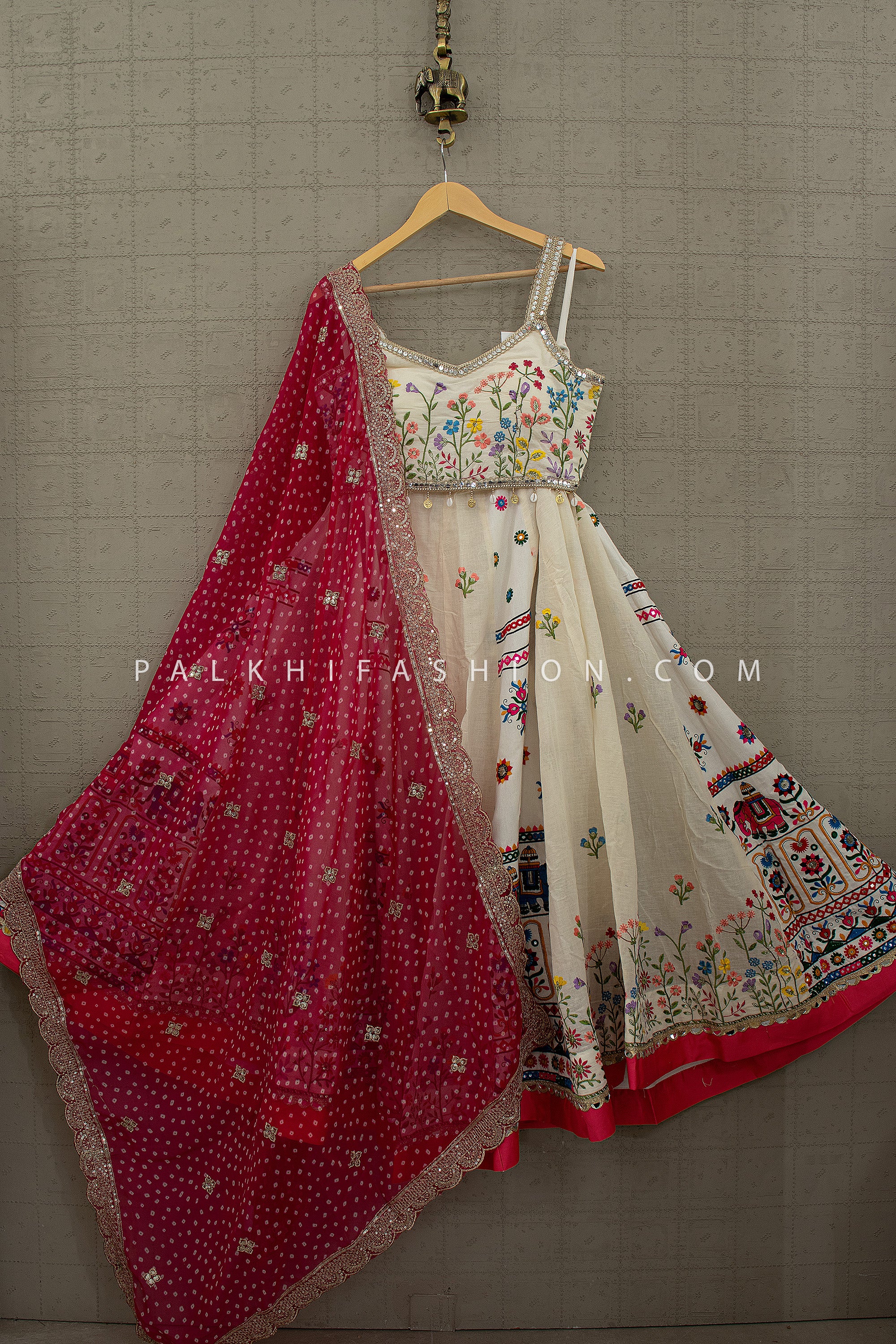 Meadow Elegance – Ivory Embroidered Navratri Chaniya Choli with Bandhani Dupatta | Palkhi Fashion