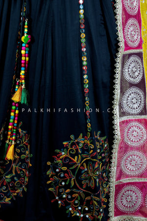 Appealing Navratri Chaniya Choli Set With Elegant work - Palkhi Fashion