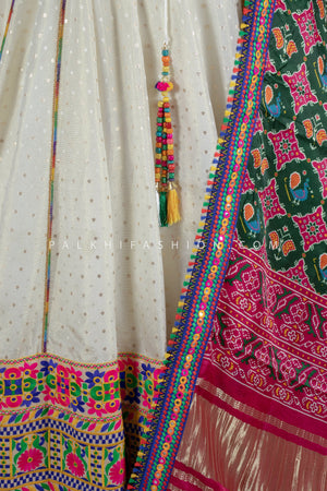 Elegant Cream Navratri Chaniya Choli with Gamthi & Thread Work – Palkhi Fashion