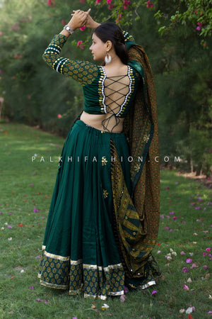 Emerald Green Embroidered Chaniya Choli with Mirror Dupatta β Palkhi Fashion