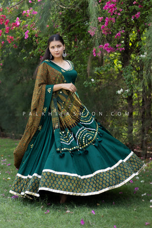 Emerald Green Embroidered Chaniya Choli with Mirror Dupatta β Palkhi Fashion
