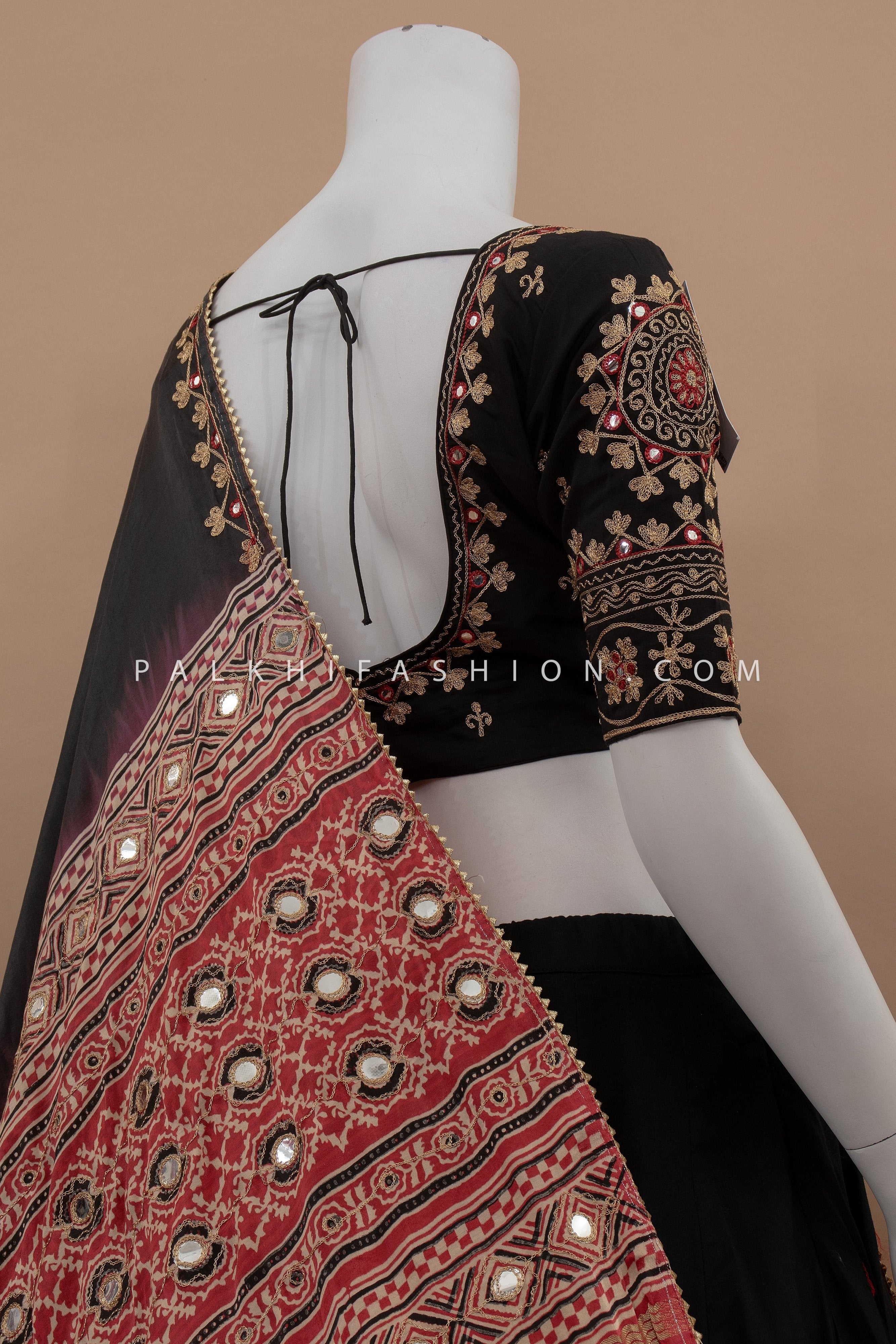 Ethnic Elegance: Black Navratri Chaniya Choli with Gaji Silk Dupatta – Palkhi Fashion