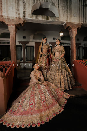 Majestic Allure: Exquisite Designer Lehenga Choli with Handcrafted Embellishments