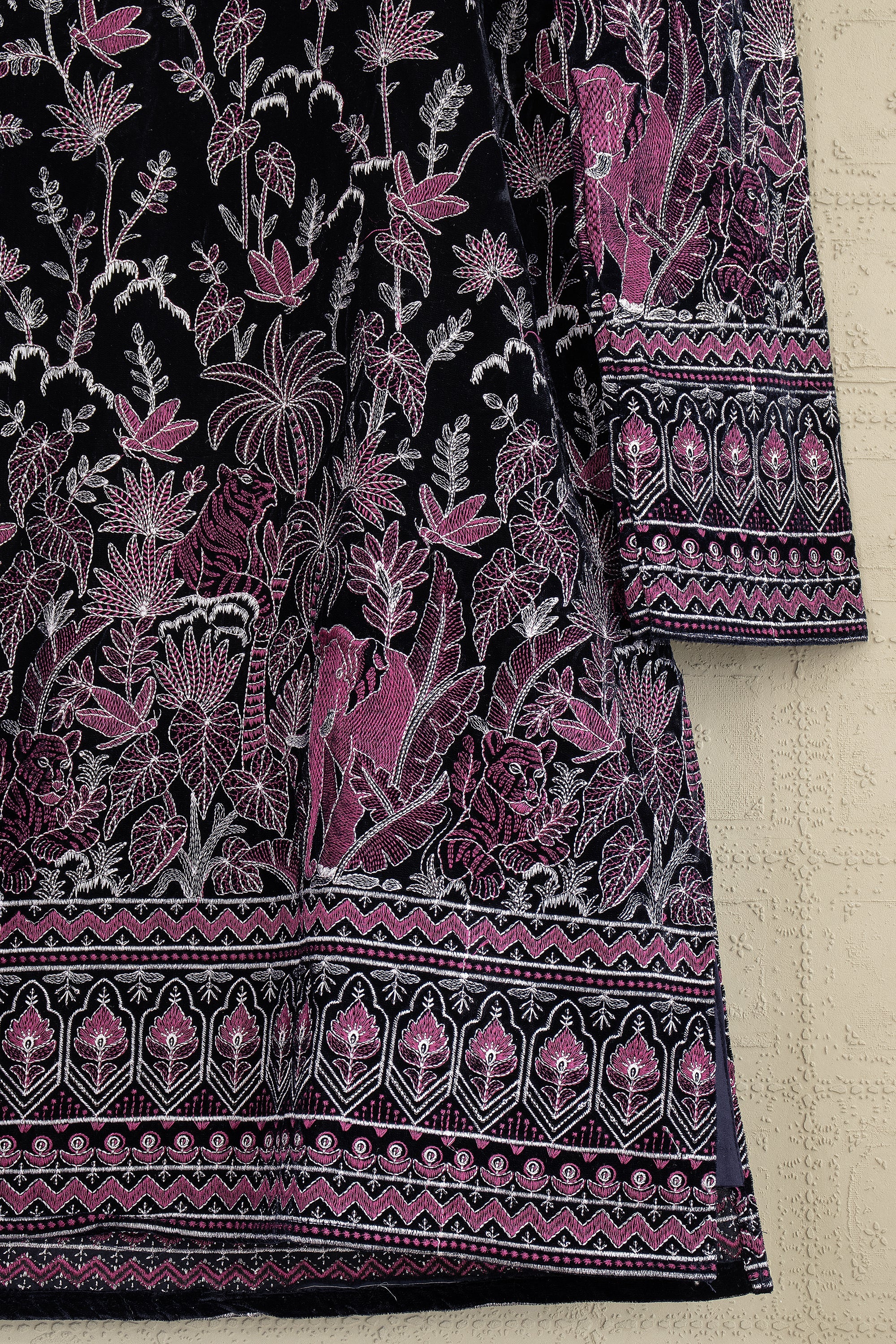 Midnight Majesty: Velvet Embroidered Kurta with Royal Motifs – Palkhi Fashion
