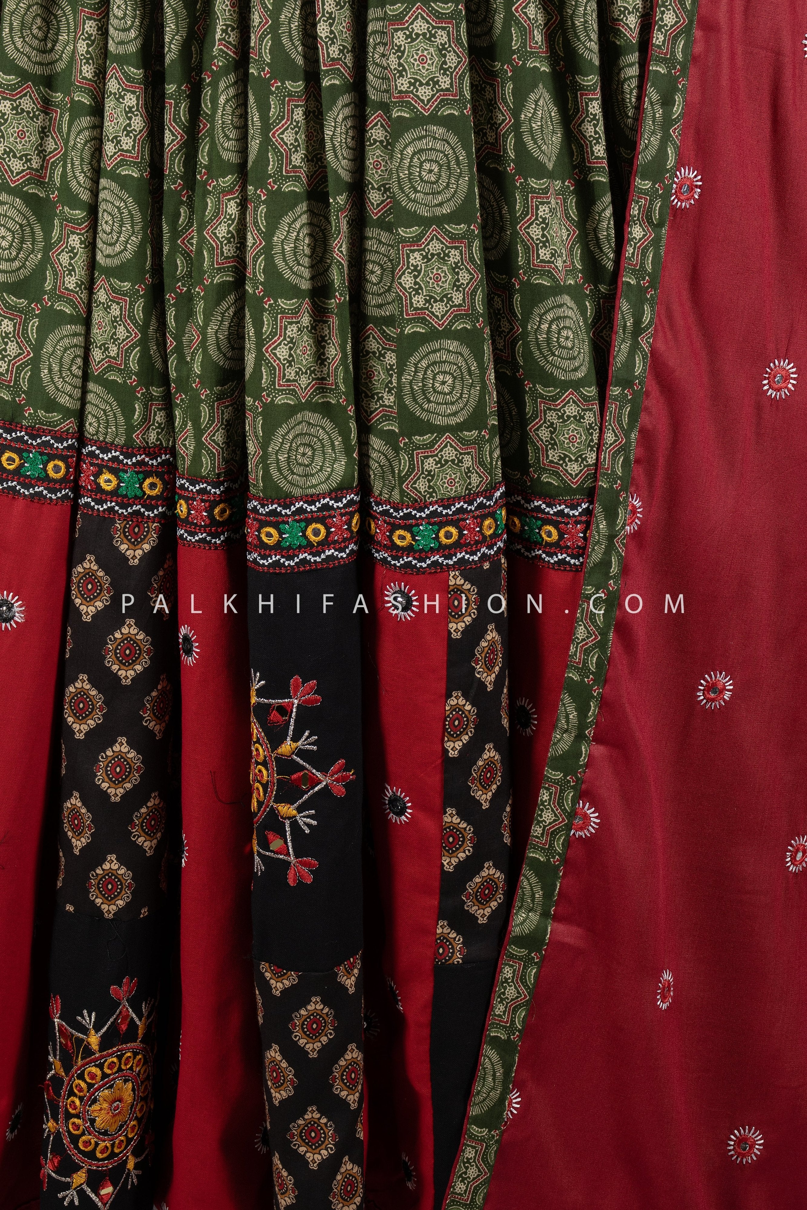 Multicolor Navratri Chaniya Choli Set with Traditional Work – Palkhi Fashion