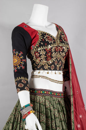 Multicolor Navratri Chaniya Choli Set with Traditional Work – Palkhi Fashion