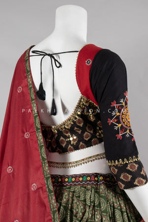 Multicolor Navratri Chaniya Choli Set with Traditional Work – Palkhi Fashion
