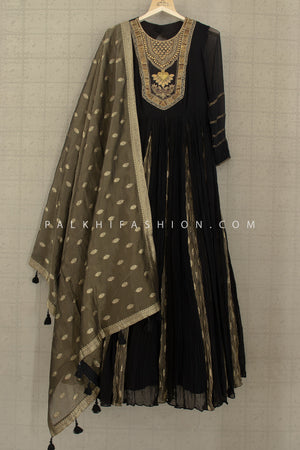 Noir Royalty: Black Anarkali Suit with Banarasi Dupatta – Palkhi Fashion