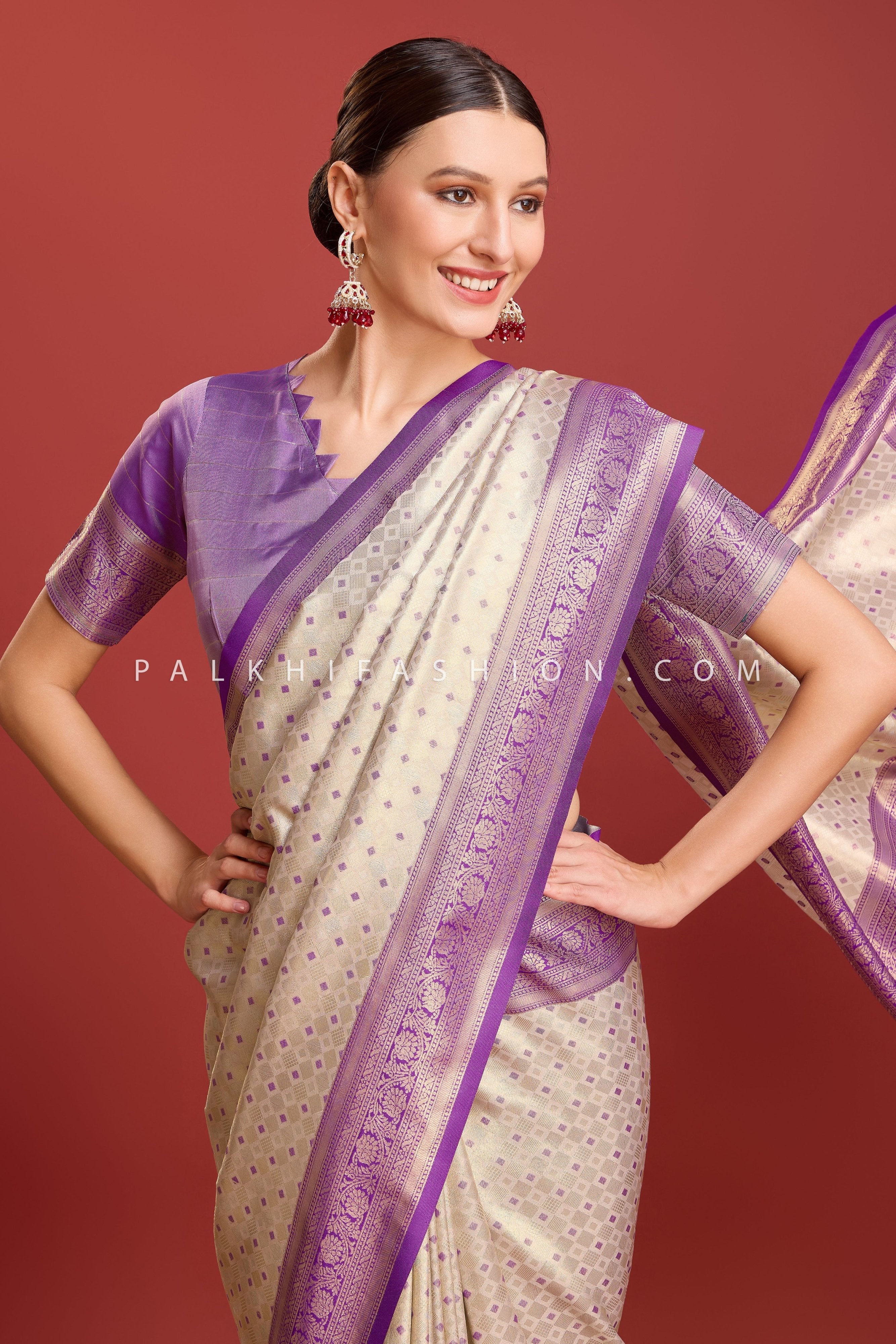 Off - White & Purple Kanjivaram Silk Saree with Elegant Weaving – Palkhi Fashion