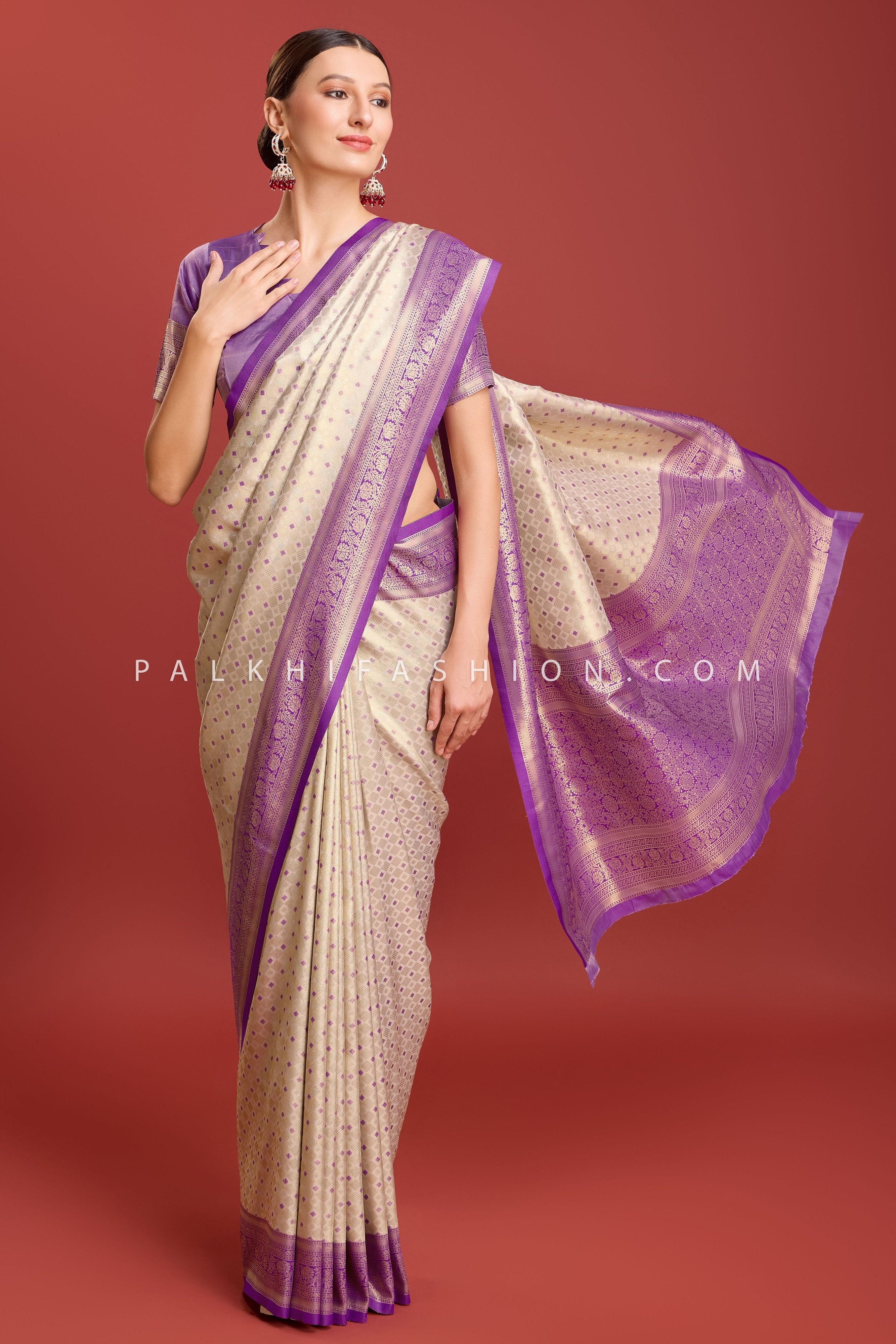 Off - White & Purple Kanjivaram Silk Saree with Elegant Weaving – Palkhi Fashion