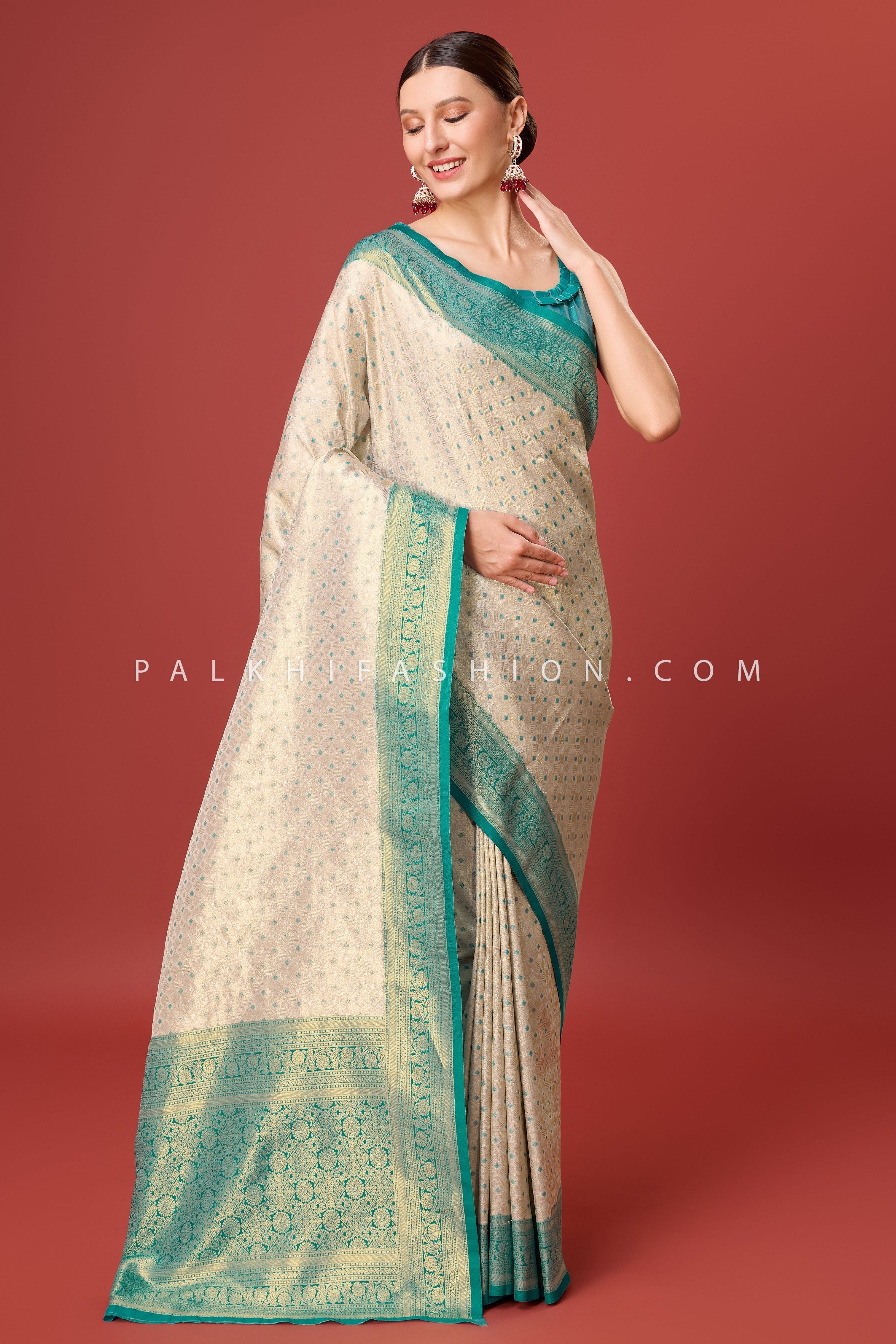 Off - White & Teal Green Kanjivaram Silk Saree with Elegant Weaving – Palkhi Fashion