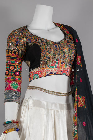 Pure Gaji Silk Navratri Chaniya Choli with Vintage Art – Palkhi Fashion