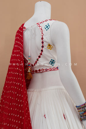 Raas Royale: 12 Meters Flair Lavish White/Multi Color Designer Navratri Chaniya Choli