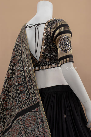 🖤 Rajasthani Ajarakh Elegance: Black Ajarakh & Aari Work Navratri Chaniya Choli