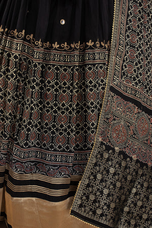 🖤 Rajasthani Ajarakh Elegance: Black Ajarakh & Aari Work Navratri Chaniya Choli