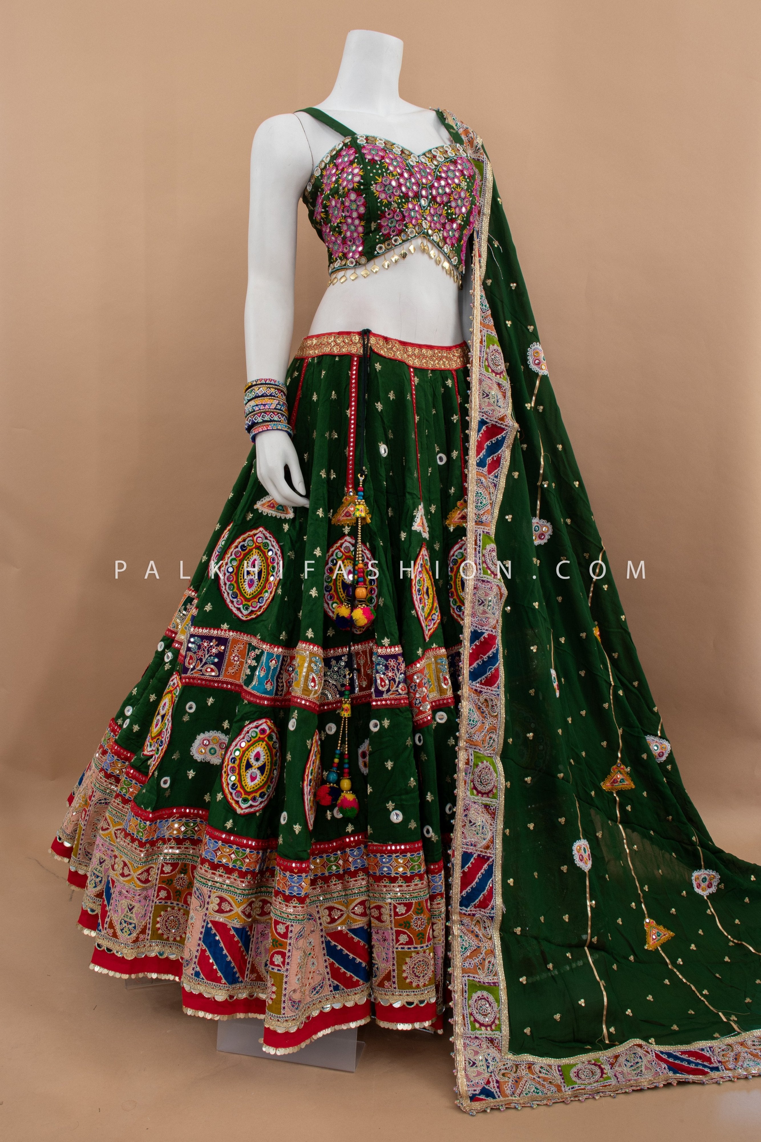 💚 Regal Splendor: Emerald Green Navratri Chaniya Choli Set with Handwork – Palkhi Fashion