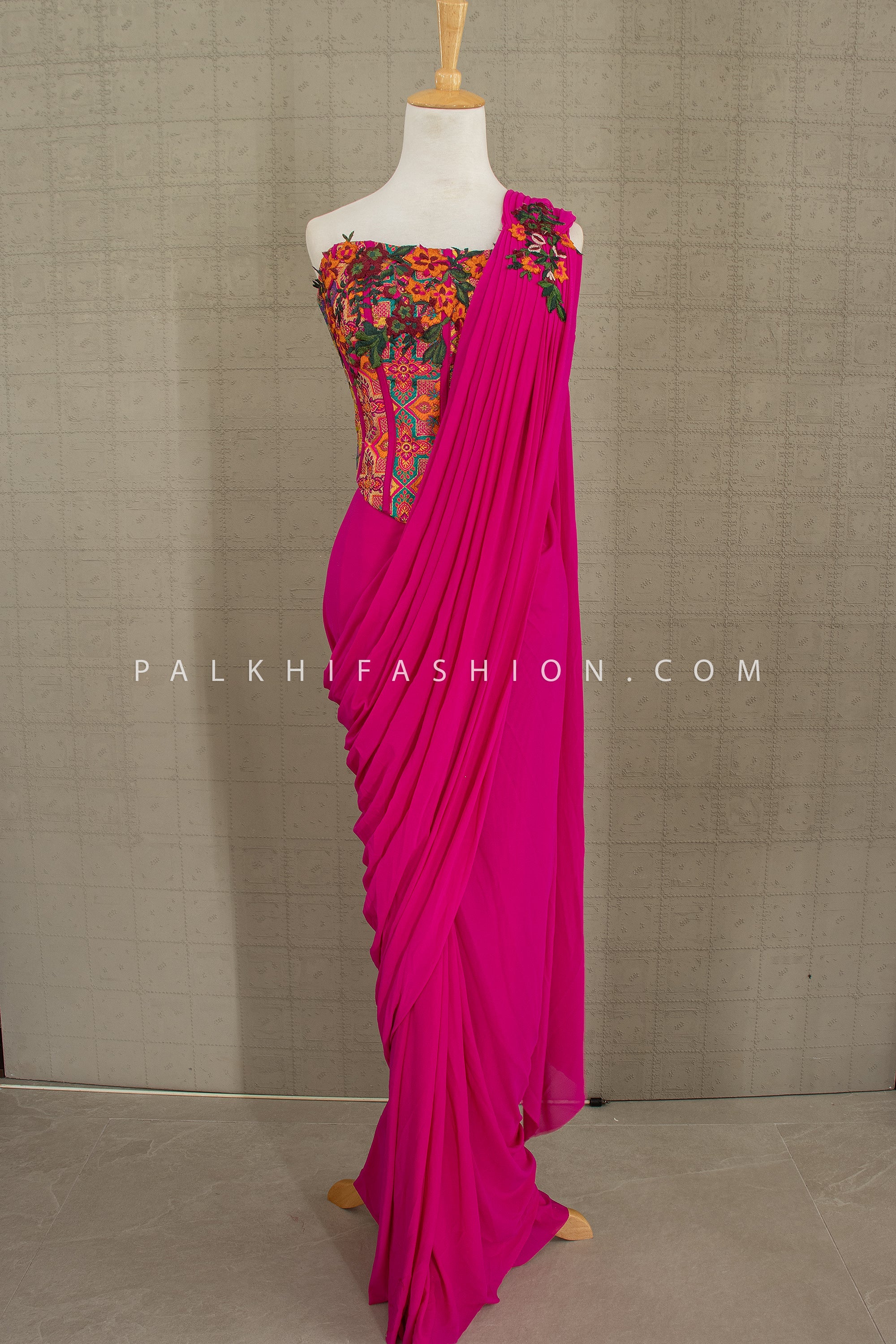Runway Rebel: Pink Sculpt Corset Pre - Pleated Designer Saree – Palkhi Fashion