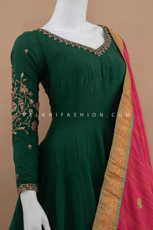 Timeless Emerald Green Soft Silk Indian Outfit with Beautiful Dupatta – Palkhi Fashion