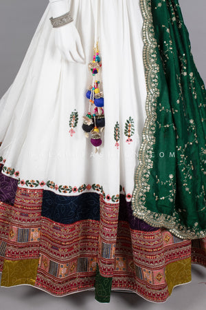 White Elegance: Vintage Work Designer Chaniya Choli Set
