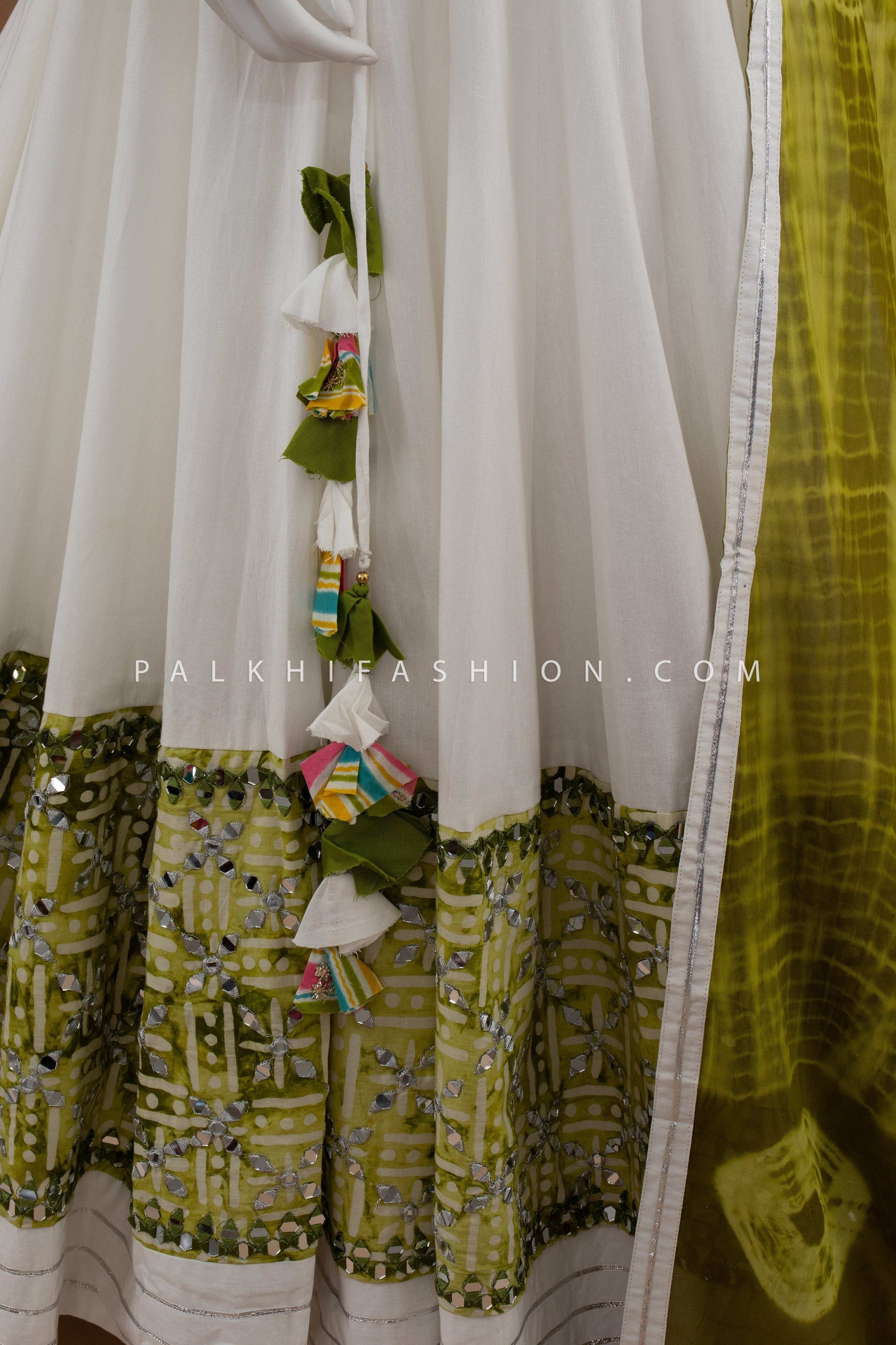 White Navratri Chaniya Choli with Attractive Blouse & Dupatta – Palkhi Fashion