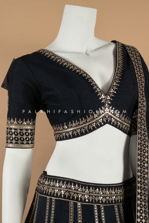 Black Soft Silk Lehenga Choli – Exquisite Thread Embroidery & Elegant Design 