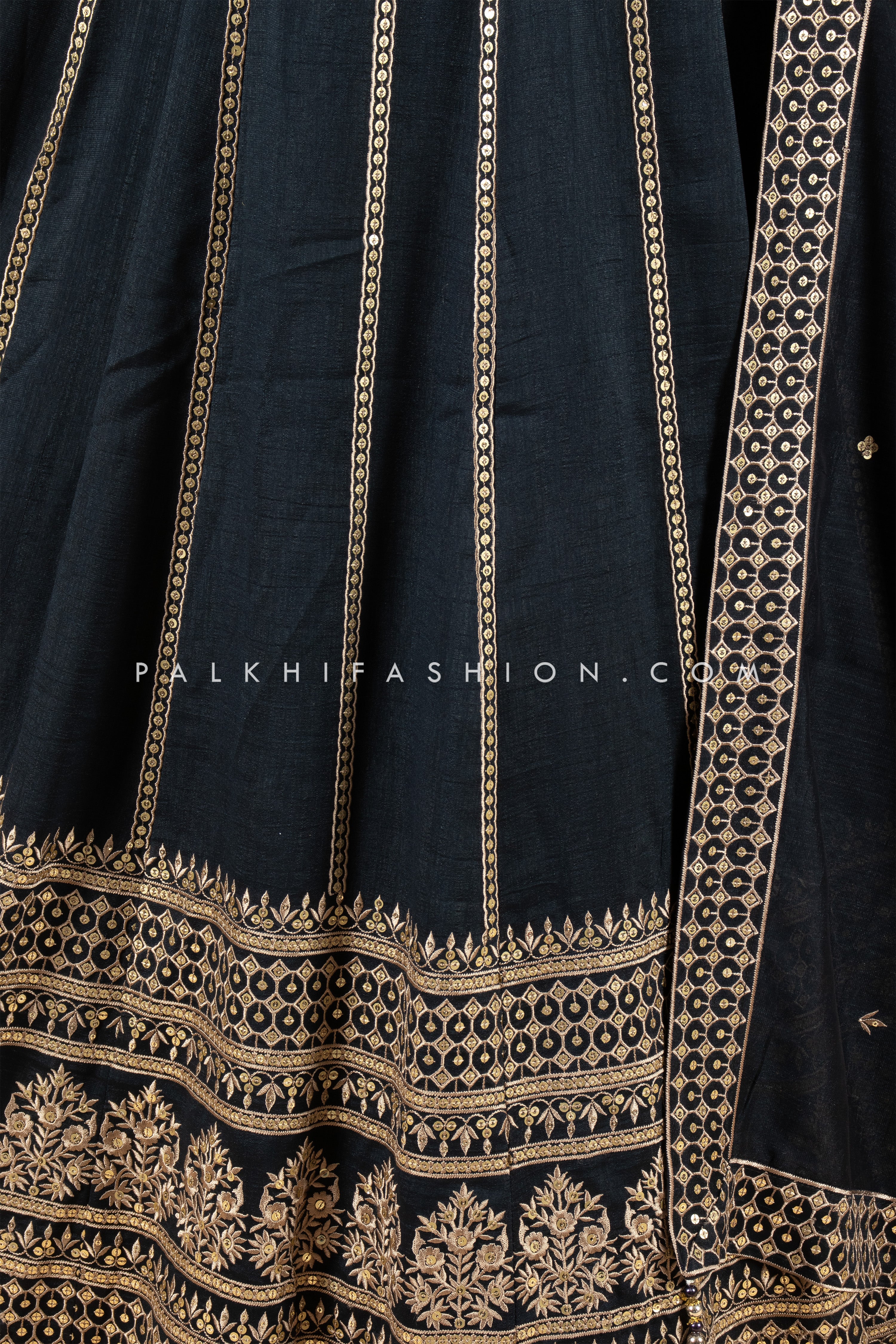Black Soft Silk Lehenga Choli – Exquisite Thread Embroidery & Elegant Design 
