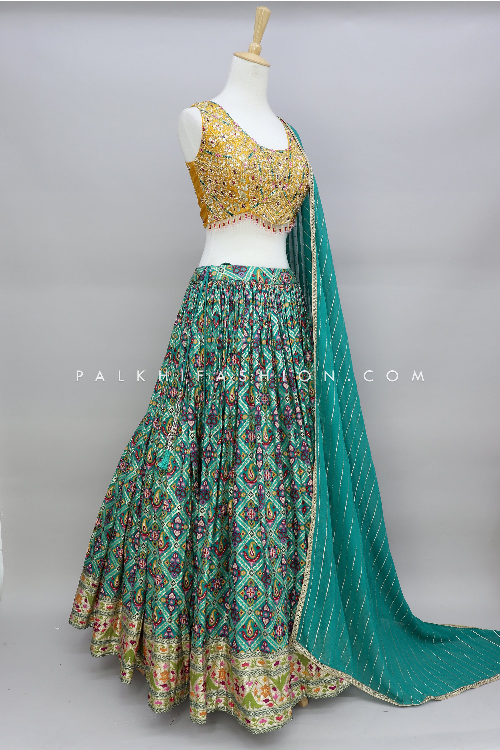 Rani Heavy Embroidered Banarasi Silk Flared Bridal Lehenga Choli – Parvati  Ethnic