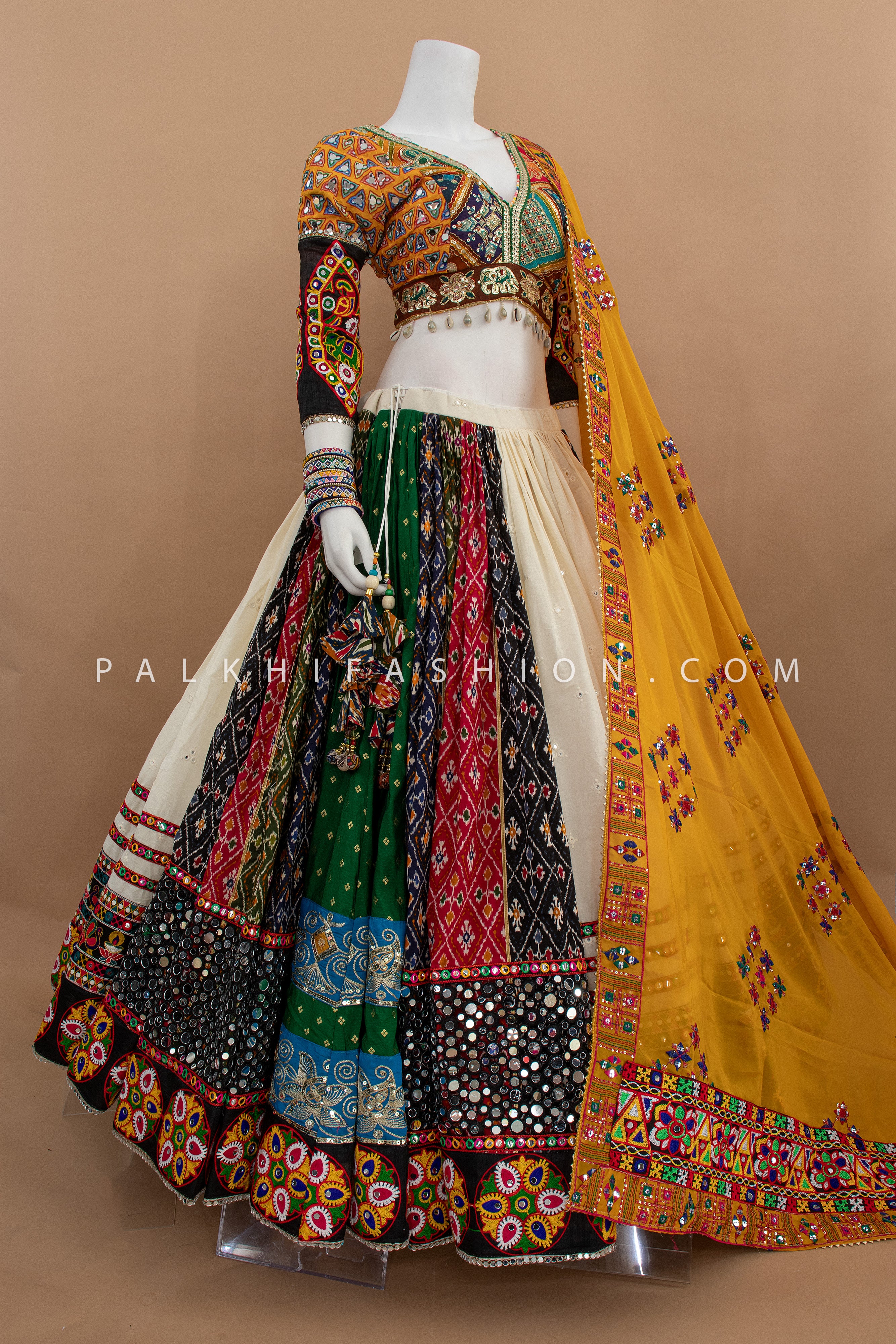 ✨ The Grand Royale: Premium 15-Meter Flair Navratri Chaniya Choli
