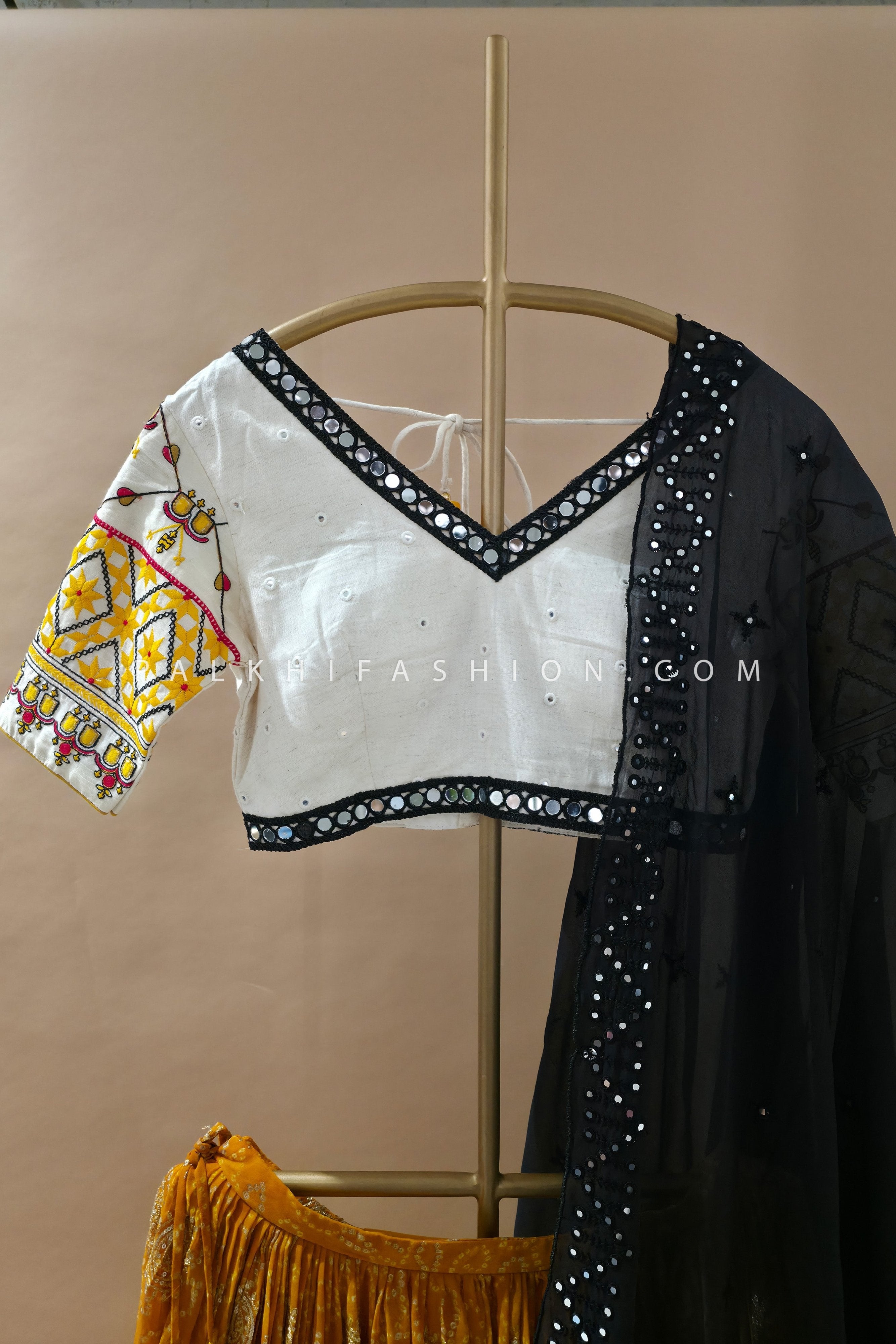 💛 Desert Marigold: Mirrorlit Garba Glow Bandhani Navratri Chaniya Choli – Palkhi Fashion