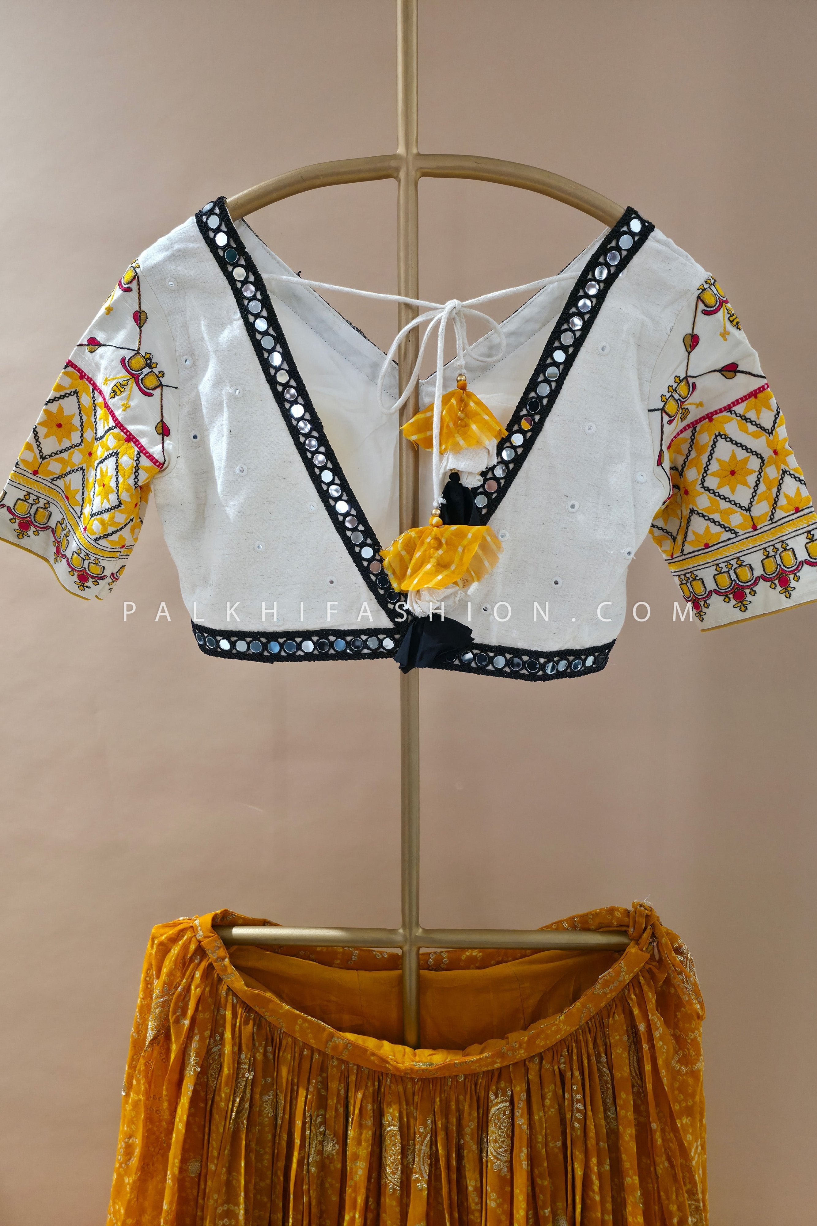 💛 Desert Marigold: Mirrorlit Garba Glow Bandhani Navratri Chaniya Choli – Palkhi Fashion