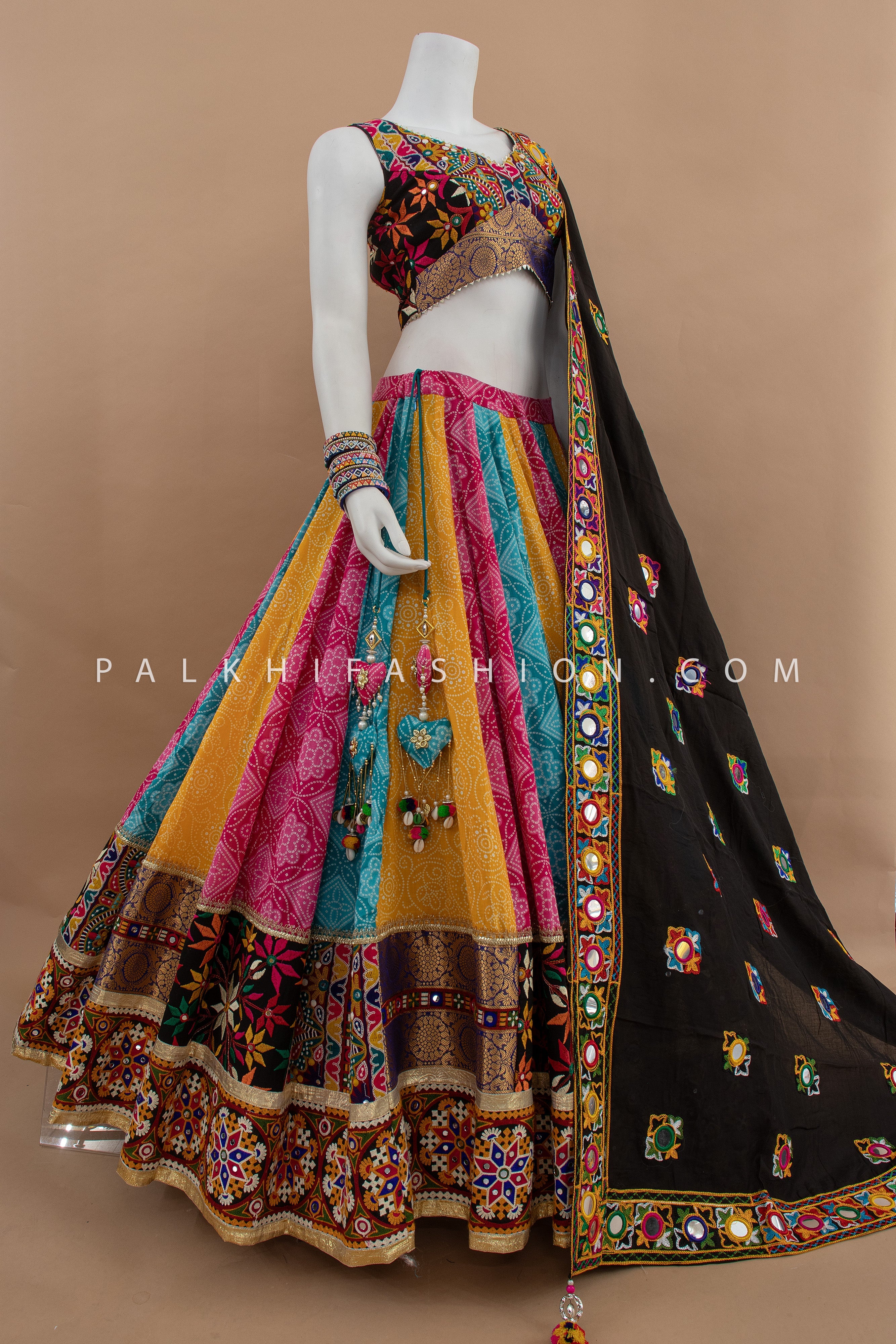 🌟 Garba Majesty: A Spin of Color & Culture | 12 Meter Full Flair Chaniya Choli Set – Palkhi Fashion