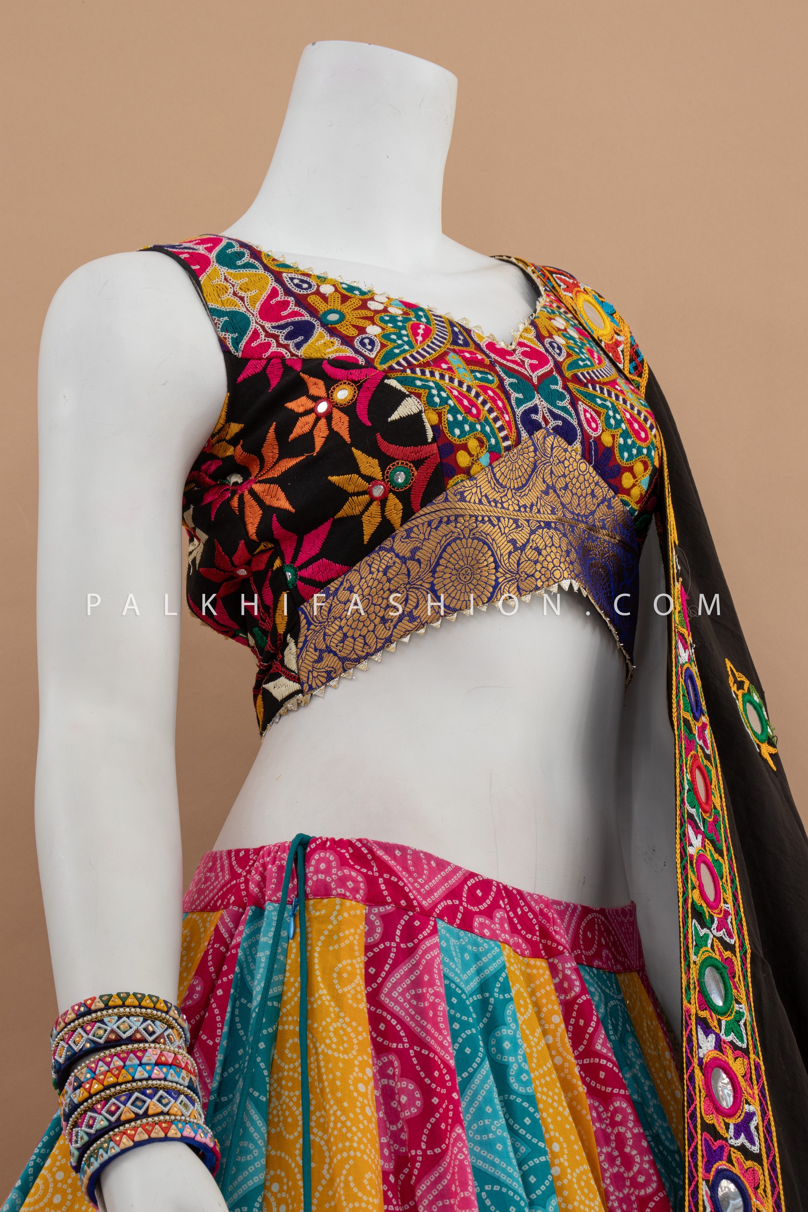🌟 Garba Majesty: A Spin of Color & Culture | 12 Meter Full Flair Chaniya Choli Set – Palkhi Fashion