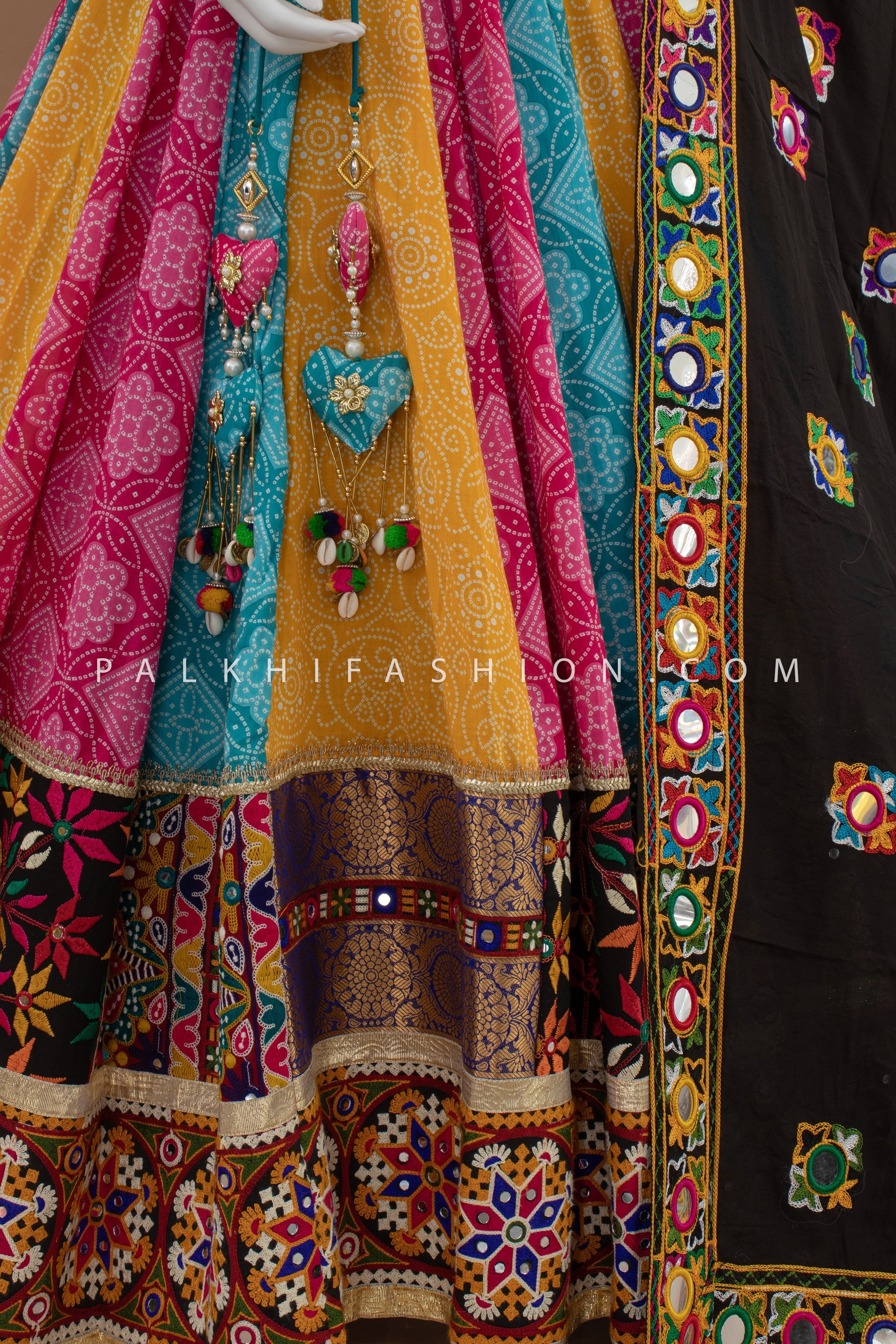 🌟 Garba Majesty: A Spin of Color & Culture | 12 Meter Full Flair Chaniya Choli Set – Palkhi Fashion