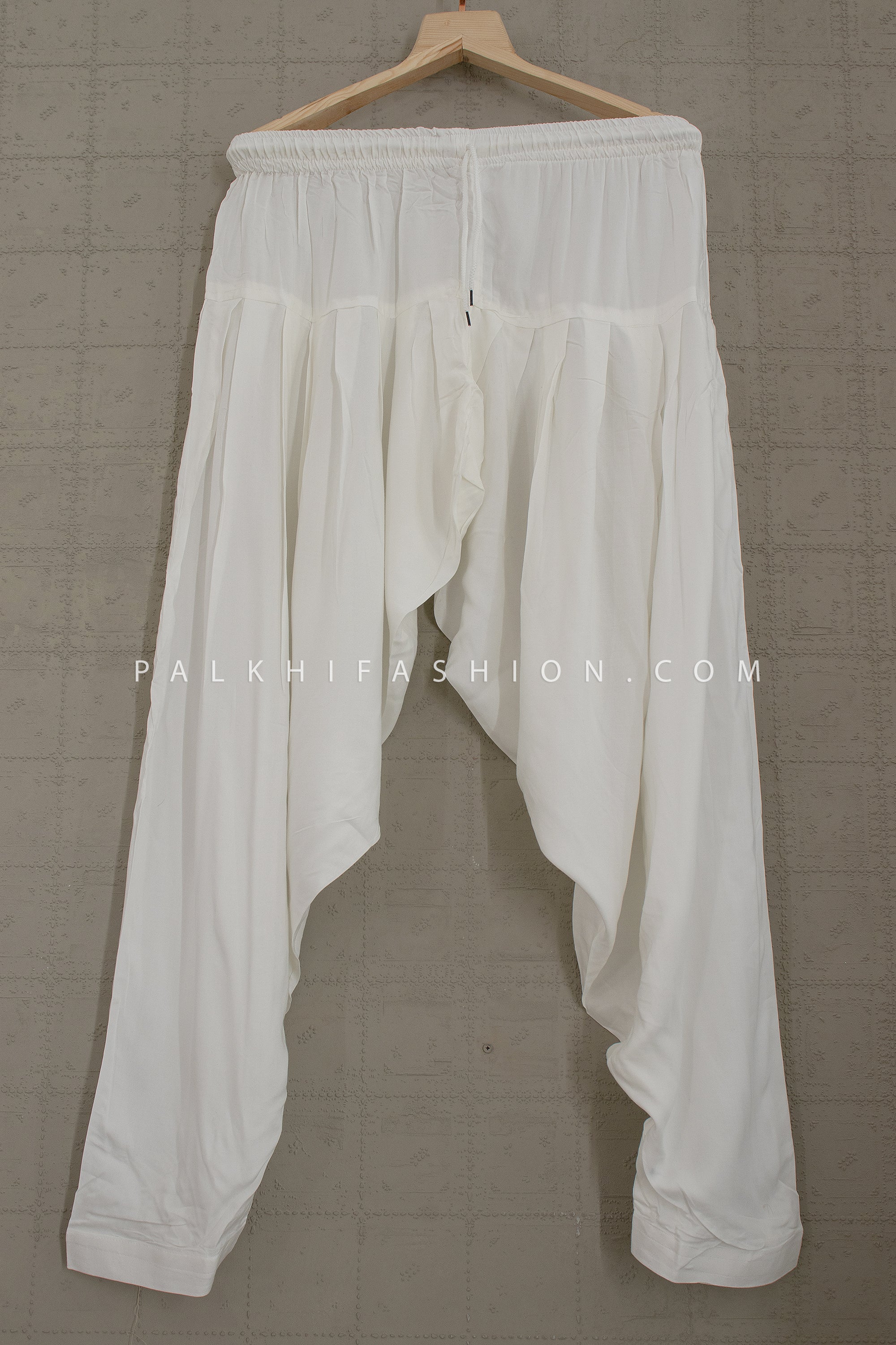 Midnight Majesty: Velvet Embroidered Kurta with Royal Motifs – Palkhi Fashion