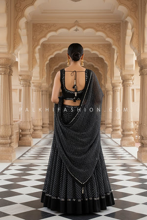 🖤 Midnight Mirage: Black Leheriya Navratri Chaniya Choli with Mirror Work – Palkhi Fashion