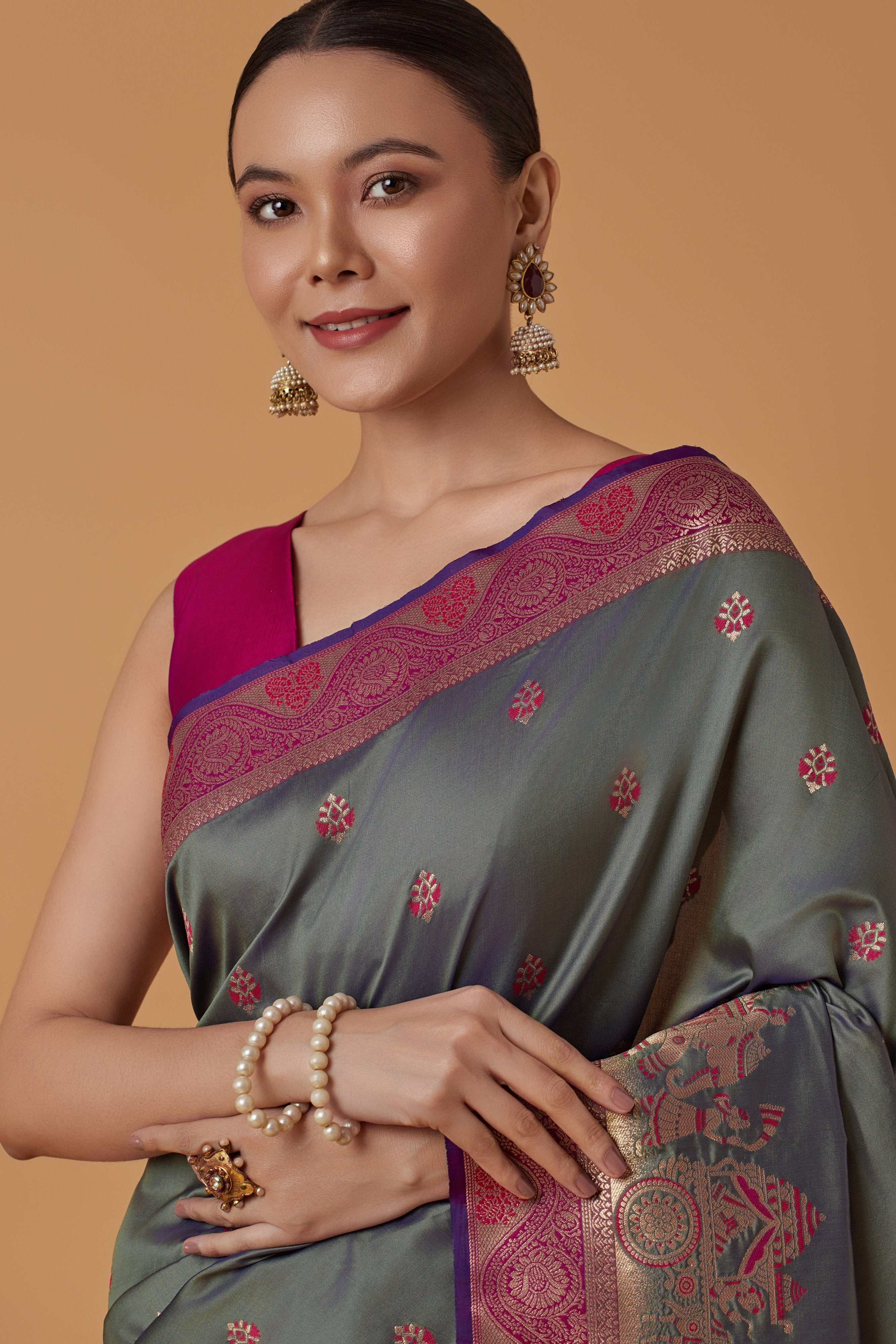 Stunning Kanjivaram Silk Saree with Appealing work – Palkhi Fashion