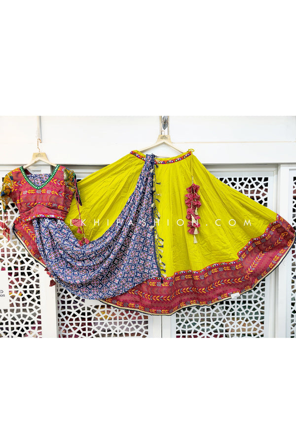 Multicolor Navratri Chaniya Choli With Attractive Blouse