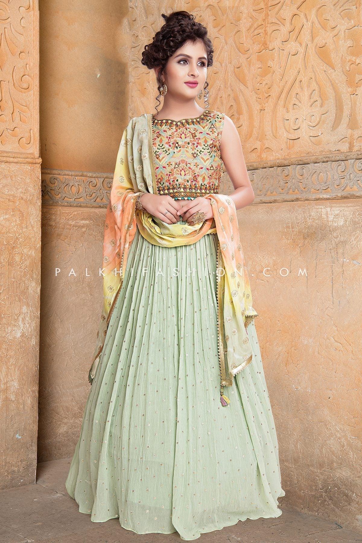 Green Heavy Designer Sparkling Work Wedding/Partywear Special Lehenga Choli  - Indian Heavy Anarkali Lehenga Gowns Sharara Sarees Pakistani Dresses in  USA/UK/Canada/UAE - IndiaBoulevard