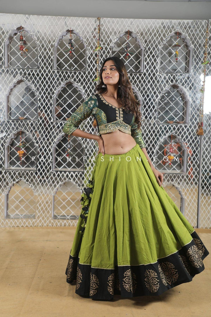 Pure Gaji Silk Designer Navratri Chaniya Choli In Green Color - Palkhi Fashion